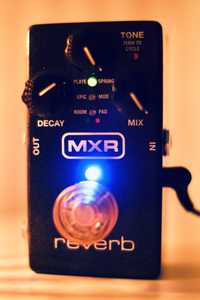 Продаю гитарную педаль реверберации MXR Reverb by Jim Dunlop
