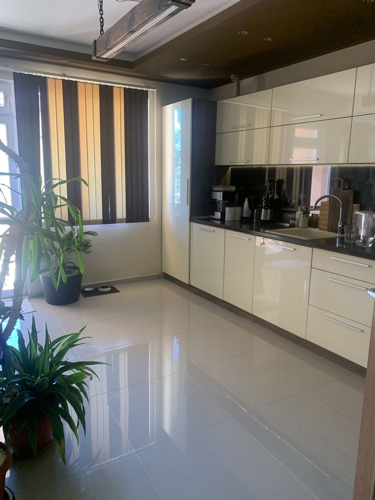 Продава се Тристаен апартамент в Ямбол, Аврен - 95 кв.м за 1595 €/кв.м - Снимка #3