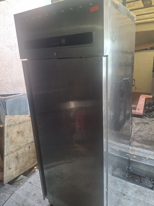 Хладилник професионален средно температурнен