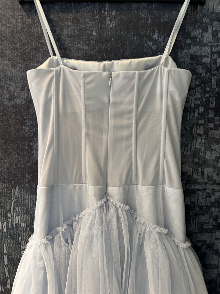 Продавам нова рокля BCBGMAXAZRIA размер 4/М