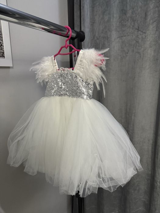 Бебешки рокли за повод