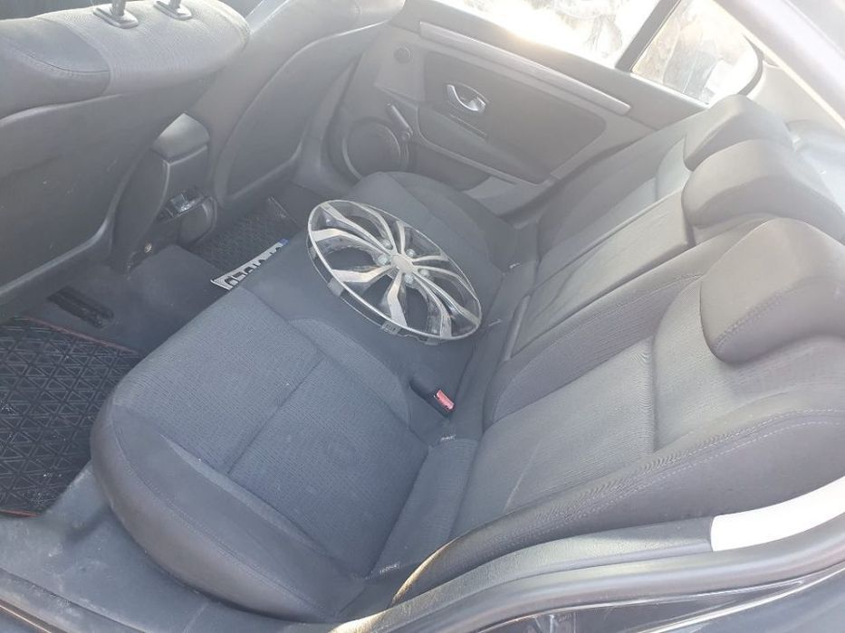 Dezmembrez Renault Laguna 3 motor 1.5dci 81kw 110cp dezmembrari turbina injector cutie de viteze