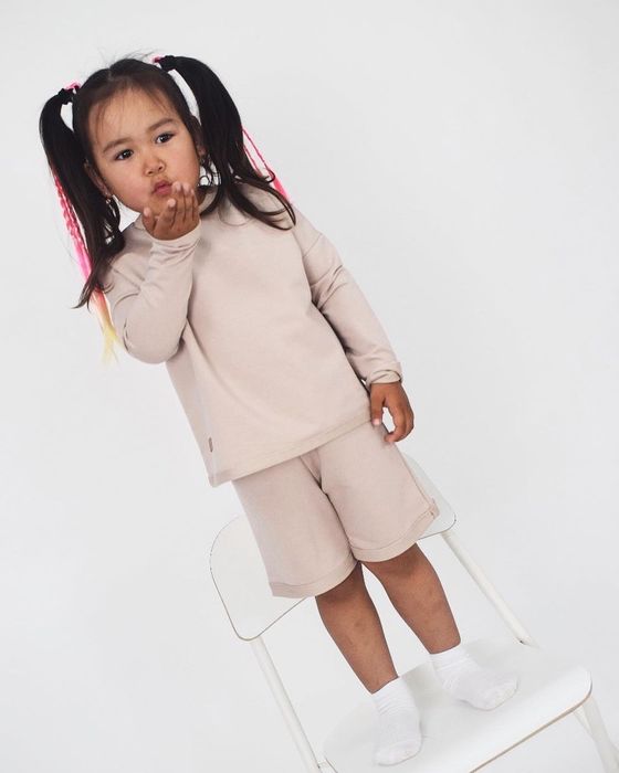 Продам детские костюмы оверсайз