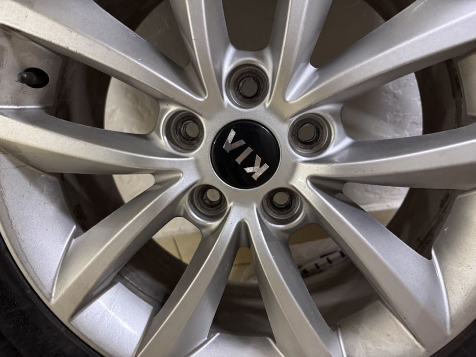 Продам диски с шинами на киа соренто