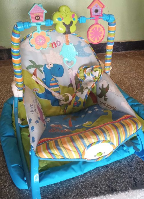 Детски шезлонг с вибрации и мелодии