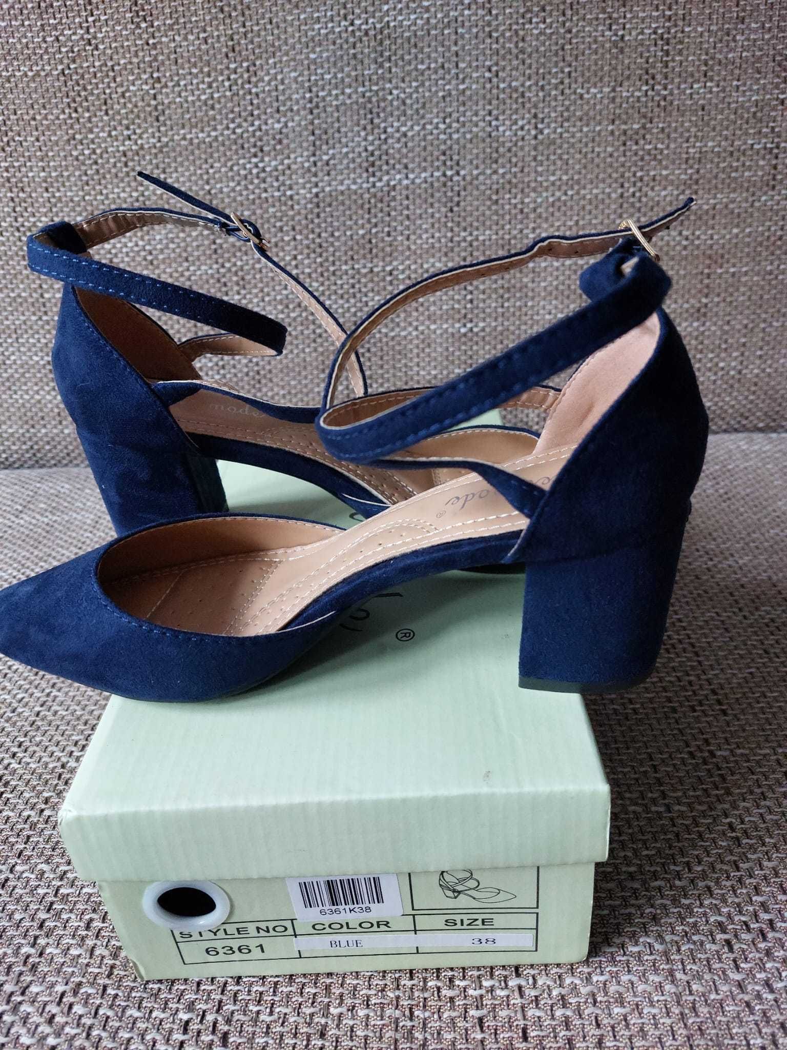 Reducere!!! Pantofi noi de piele intoarsa, eleganti si fini