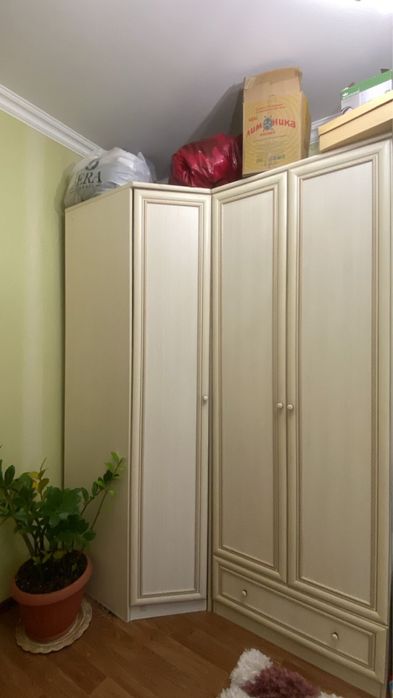 Продается шифоньер в хорошем состоянии.