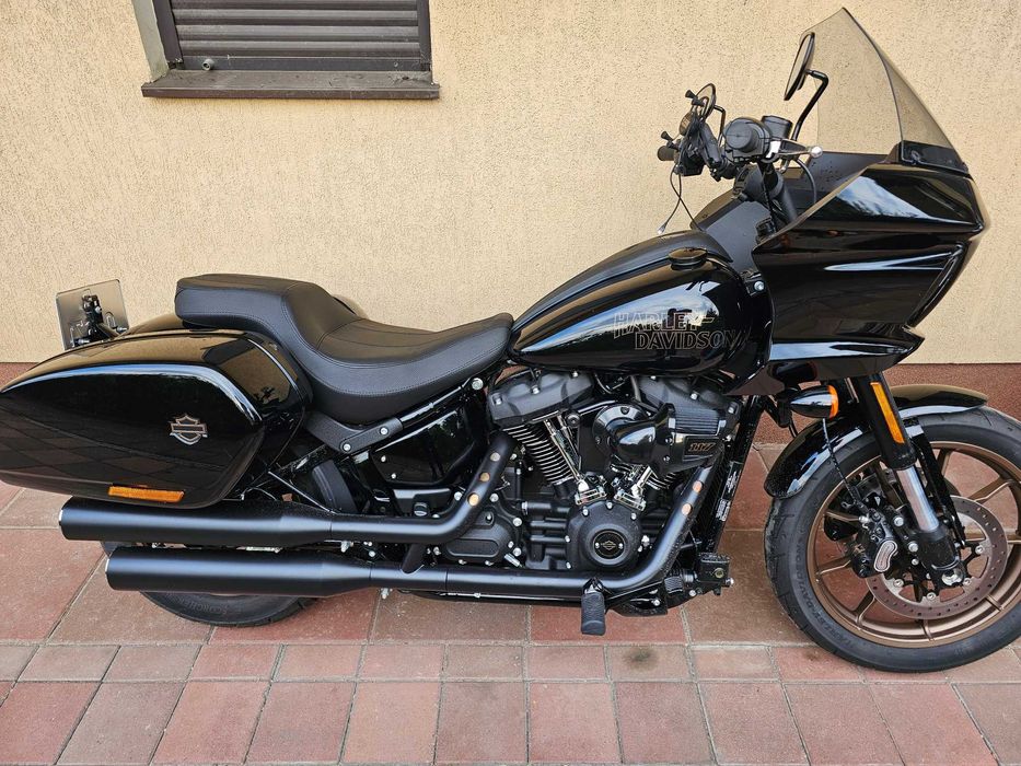Harley Davidson Low Rider ST 2024 Vivid Black accesorizat