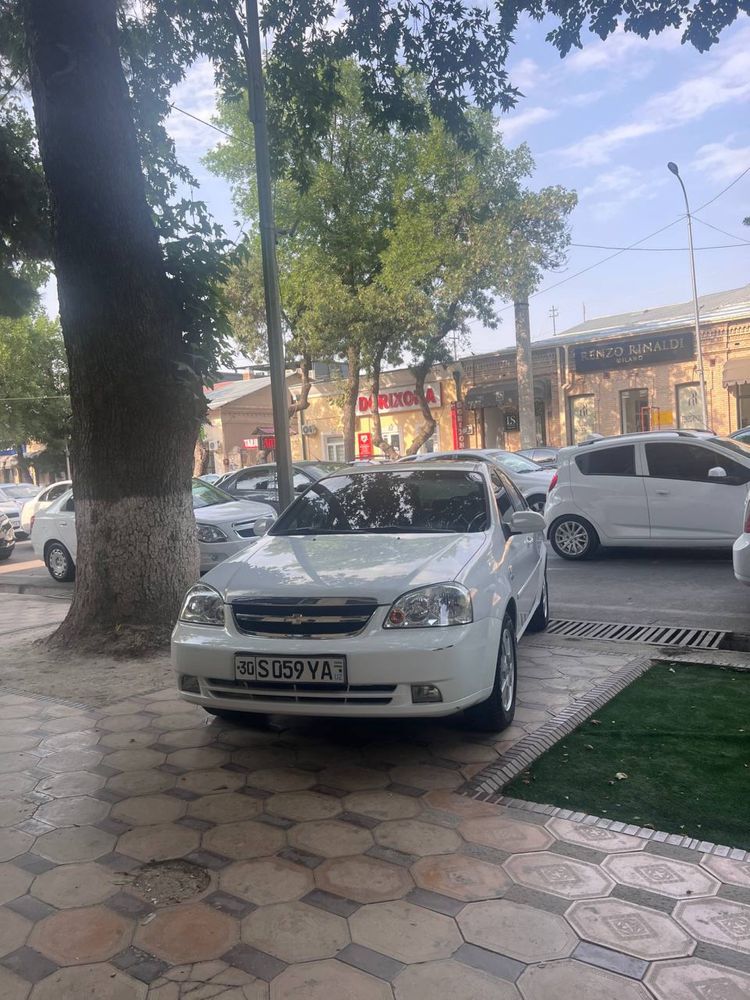 Автомобиль Лассети