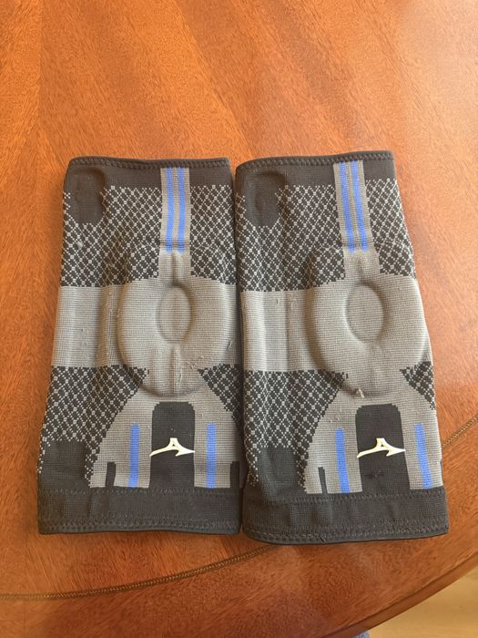спортивных наколенников Mizuno