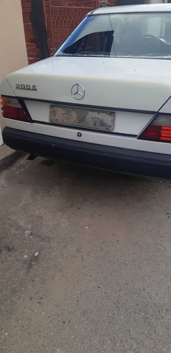 Мерцедес-W124 200-E  За части