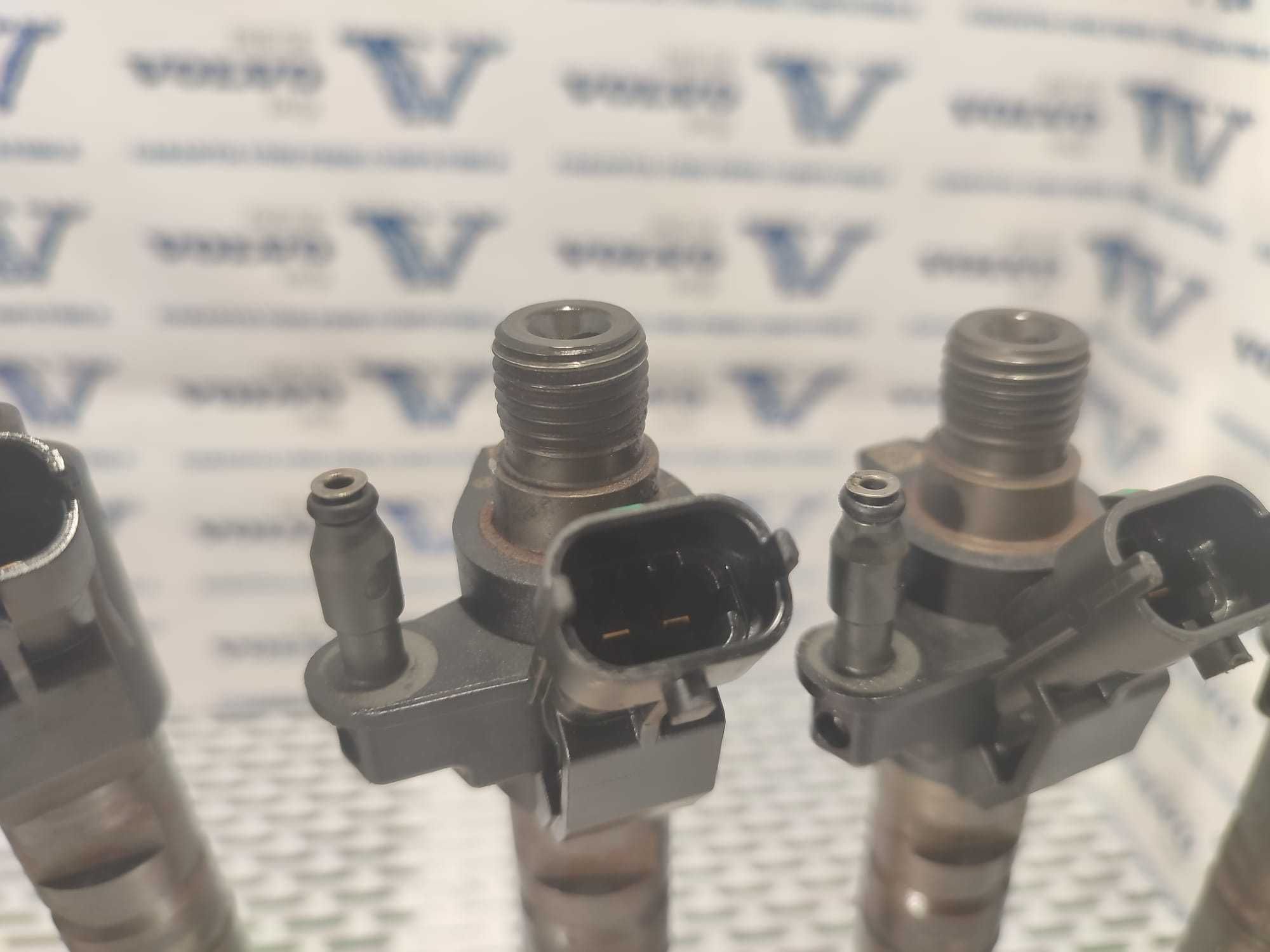 Injector VOLVO 2.4D5 E5 S60 V60 V70 XC70 XC60 31272690