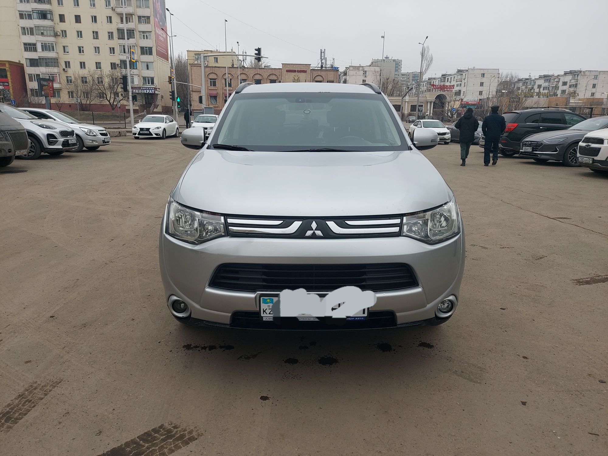 Продам Mitsubishi Outlander 2,4 л