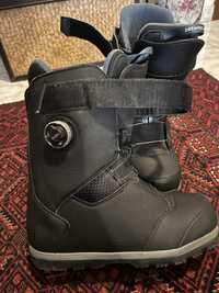 Boots snowboard, decathlon , marime 44, 150cm