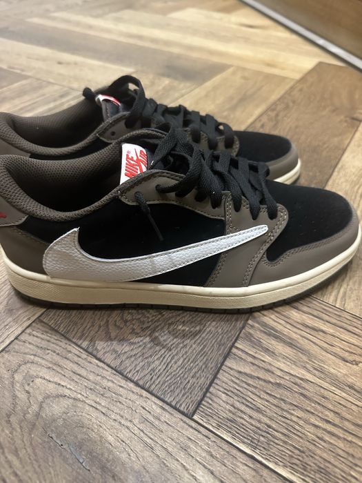 Travis scott jordan 1 mocha low