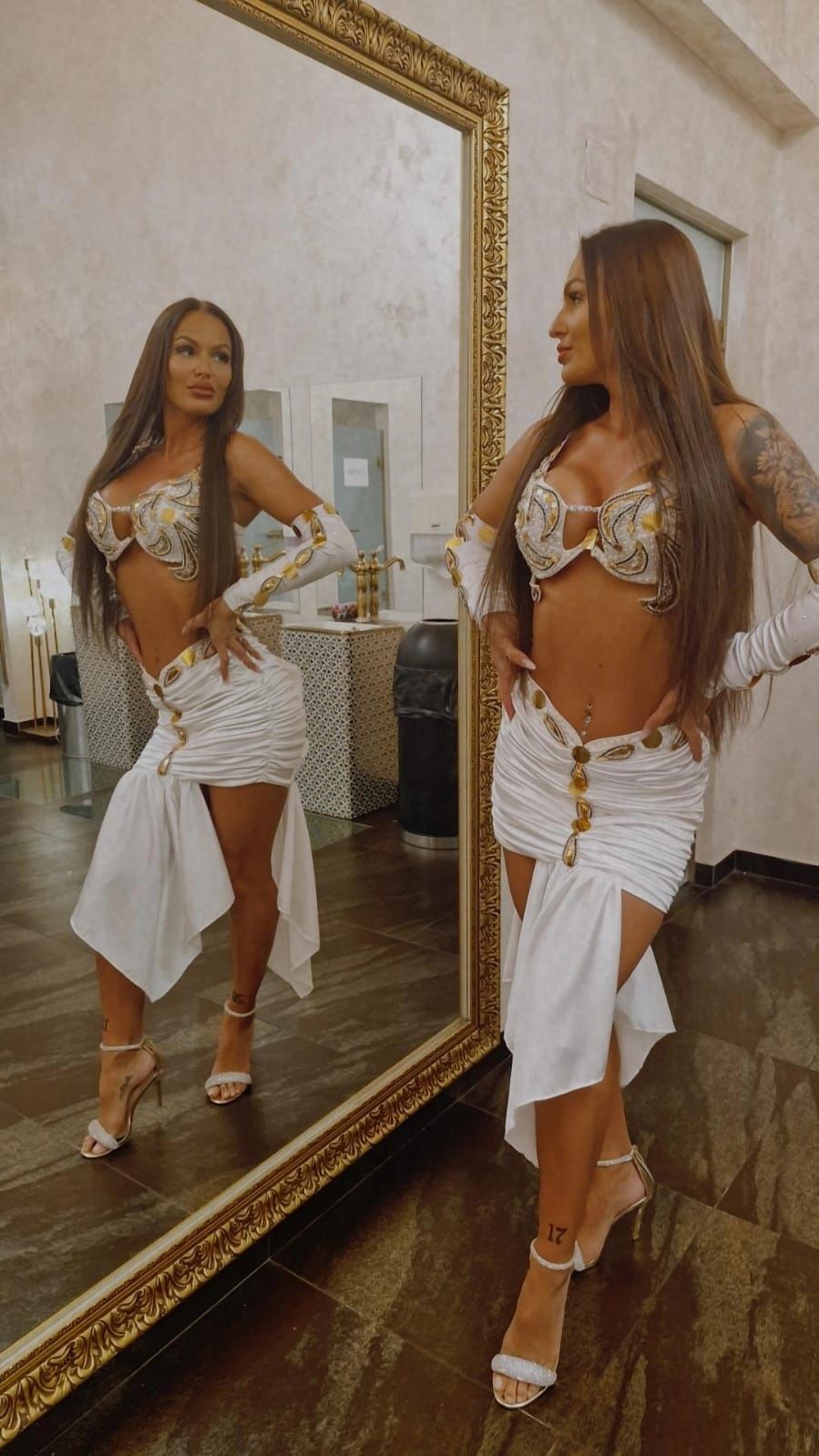 Dansatoare oriental belly dance