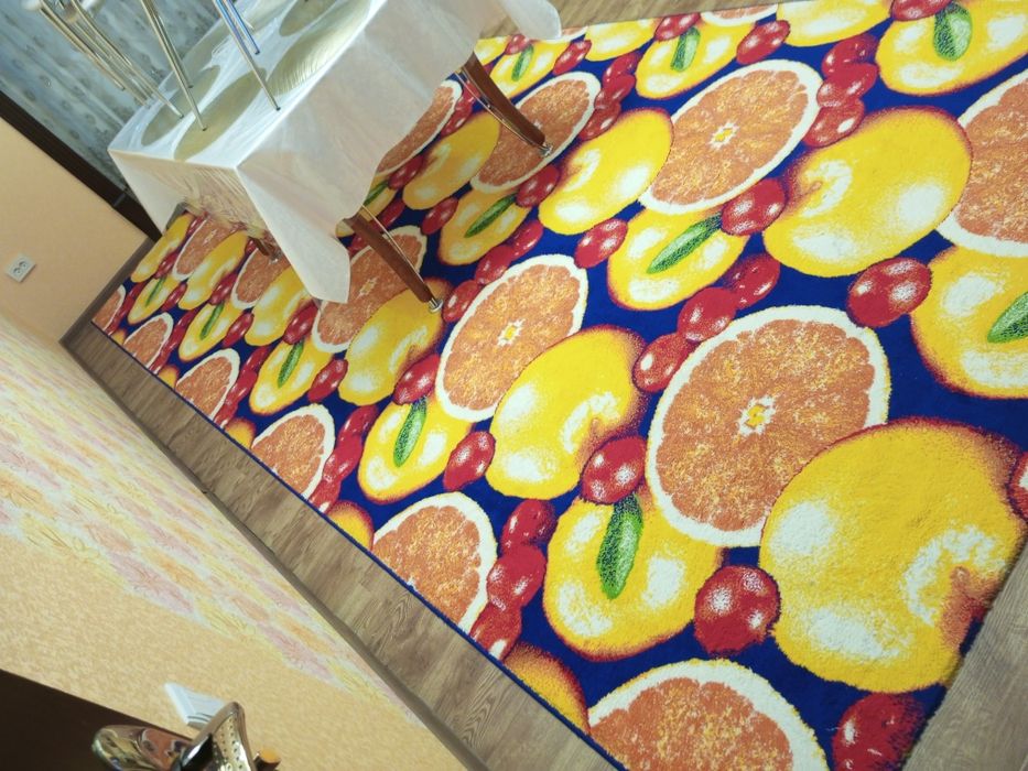 Gilam oshxona gilami sotiladi