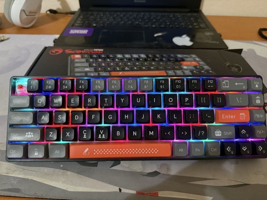 Vand 1 tastatura si 1 tastatura+mouse+mouse pad