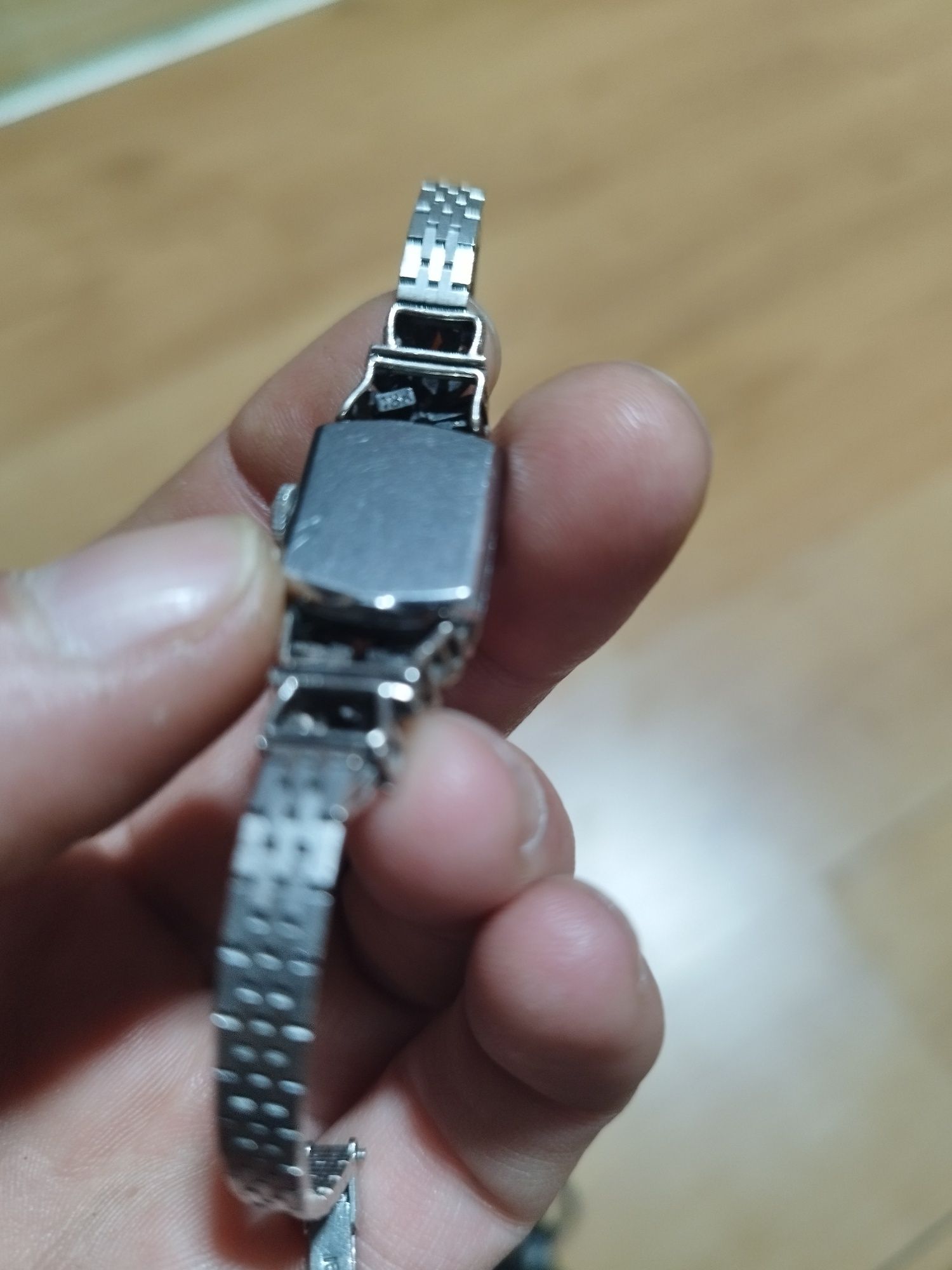 Vând  ceas Omega  mecanic cu diamante naturale
