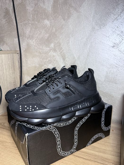 Versace chain reaction