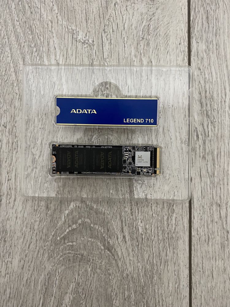 Vând ssd Adata m2 de 1T