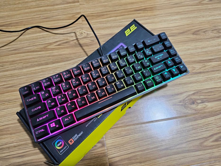 ПРОДАМ Клавиатура игровая проводная 2E GAMING /2E-KG345TR RGB 68KEYS.