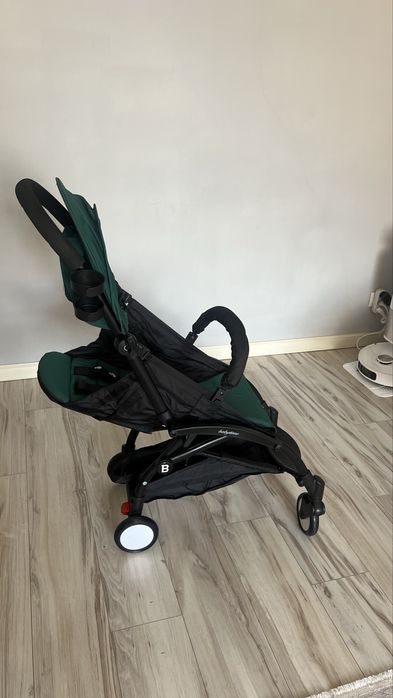 Прогулочная, идеально в самолет коляска