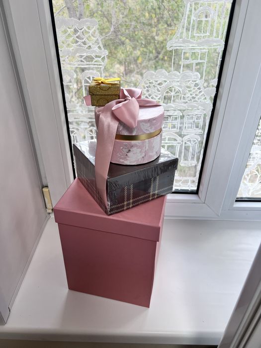Продам подарочные коробки (цены в описании)