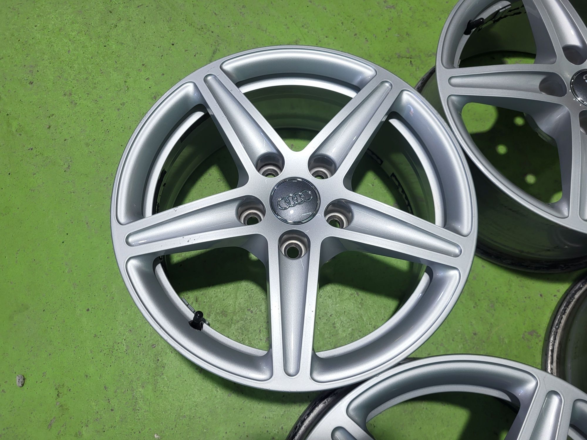 16 5x112 Audi A3 A4 Skoda Vw лети джанти 5х112