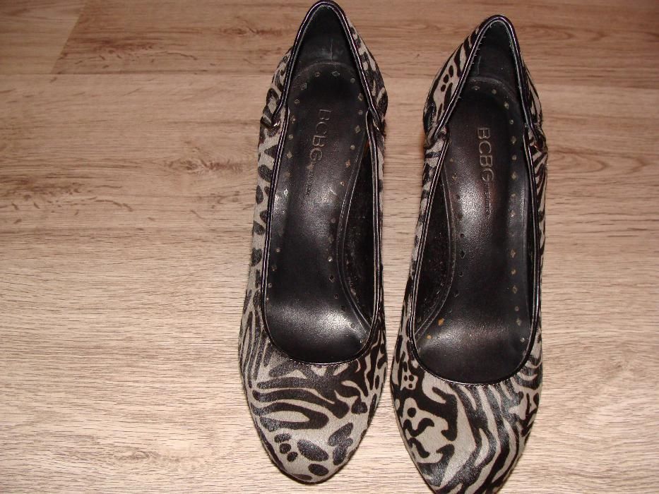 Pantofi BCBG marimea 37