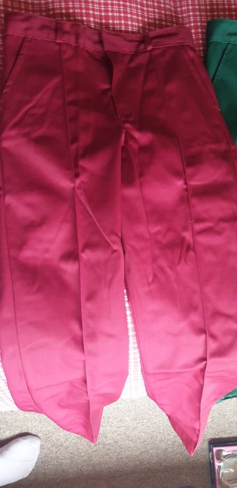 Pantaloni de lucru si salopete