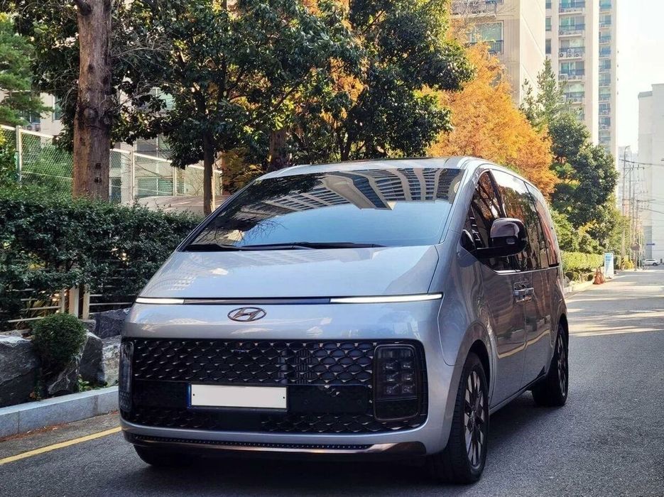 Авто с водителем, аренда минивэна в Алматы, трансфер Чарын Кольсай.