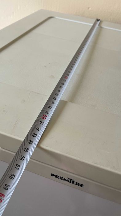 Хладилник без камера, с много полезно вътрешно пространство.