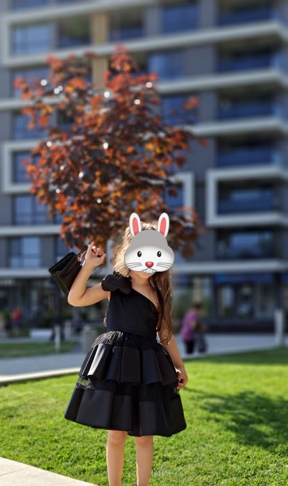 Страхотна рокля за малка дама!