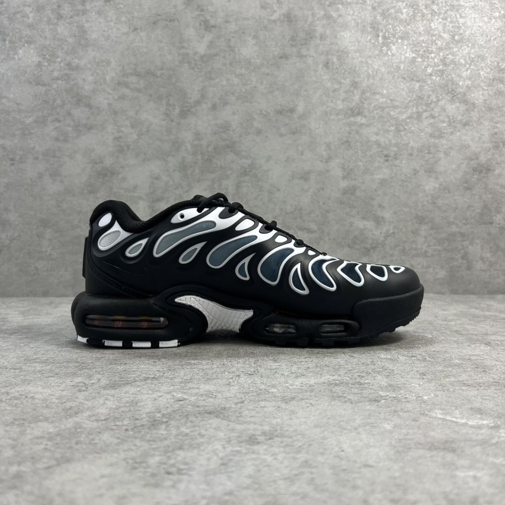 Nike Air Max Plus DRIFT Black/White- 40/41