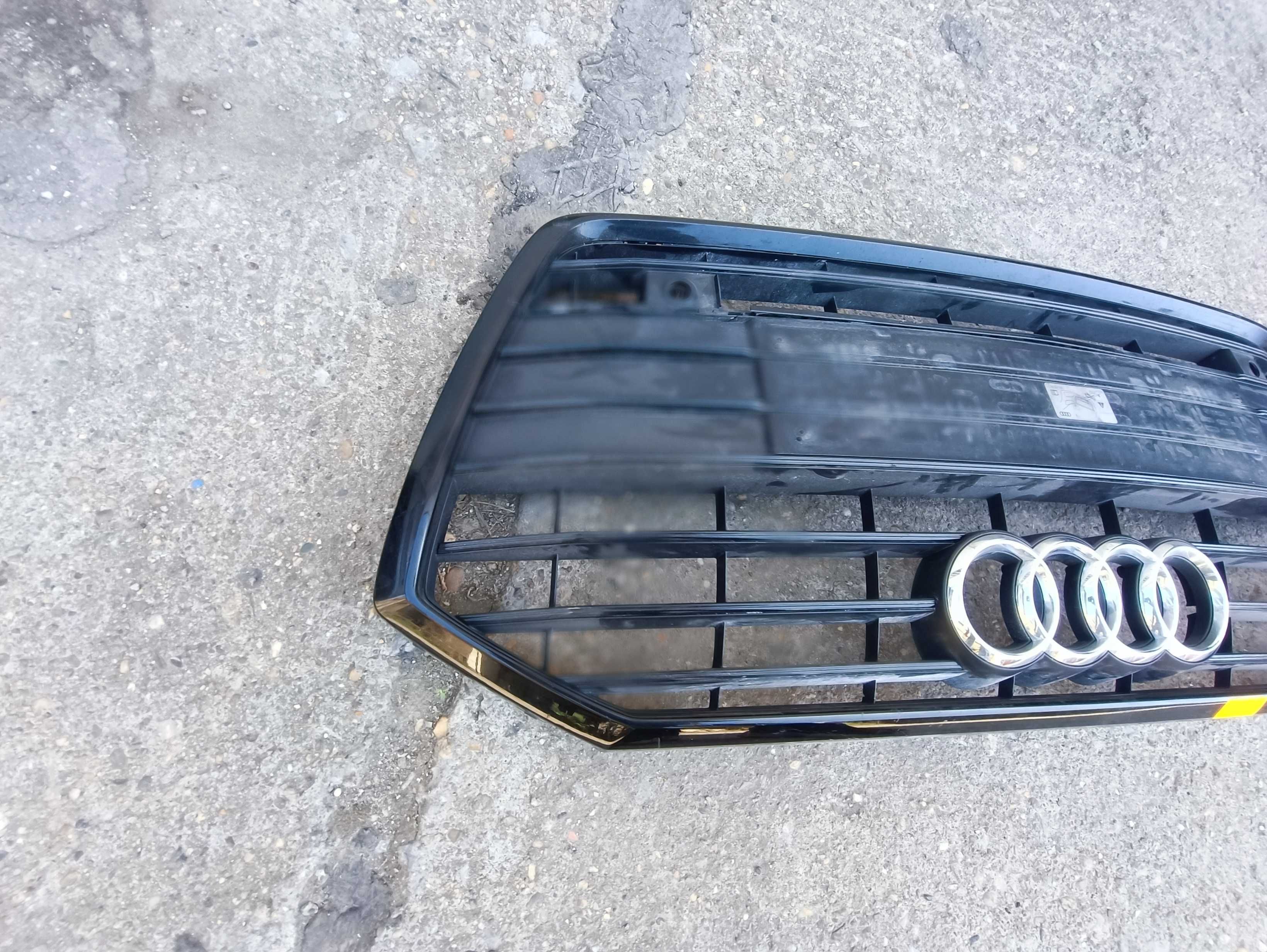 решетка (маска) предна броня Ауди Audi A6 C8 2019-23