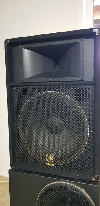 Boxe profesionale Yamaha  8 ohmi 500 w