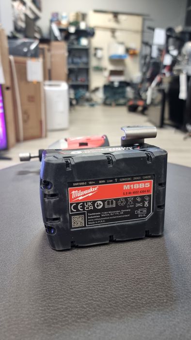 Amanet F28: Masina de insurubat cu impact Milwaukee M18 BLIDRC