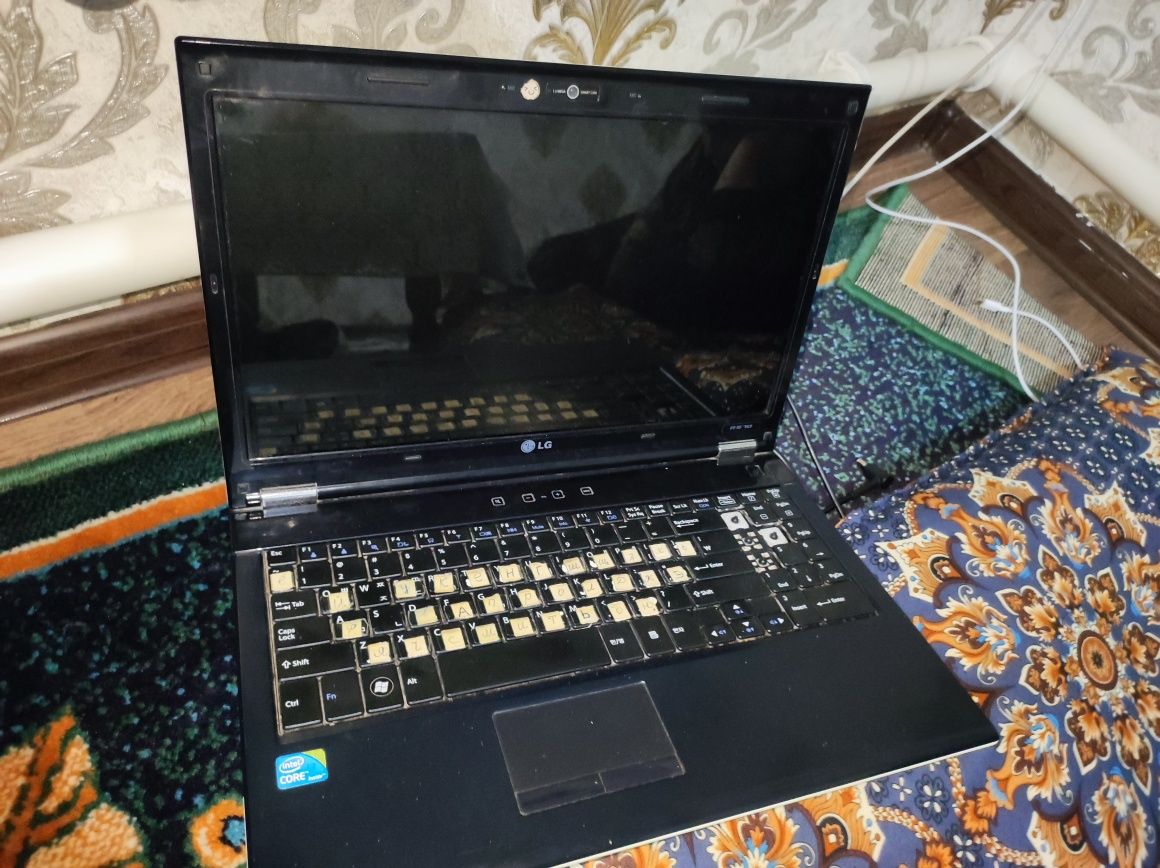 Noutbuk sotiladi core i3