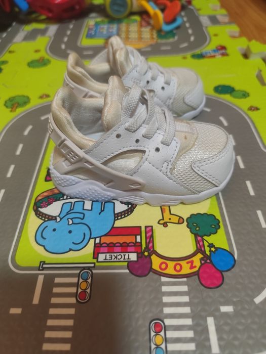 Adidași bebeluși