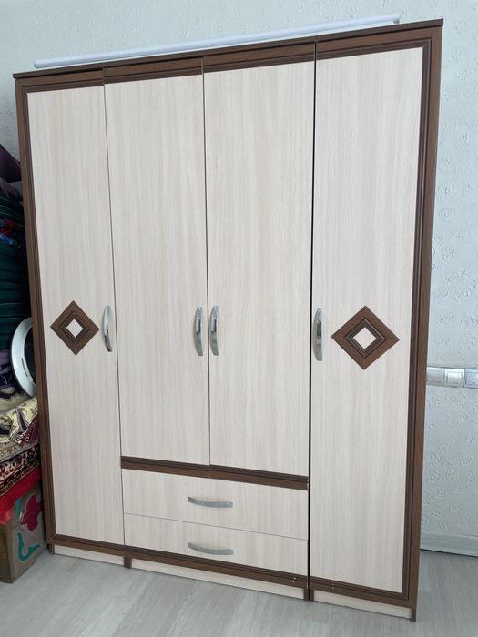 киім салатын шкаф