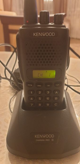 Рация  переносная как телефон Kenwood TK-378.
