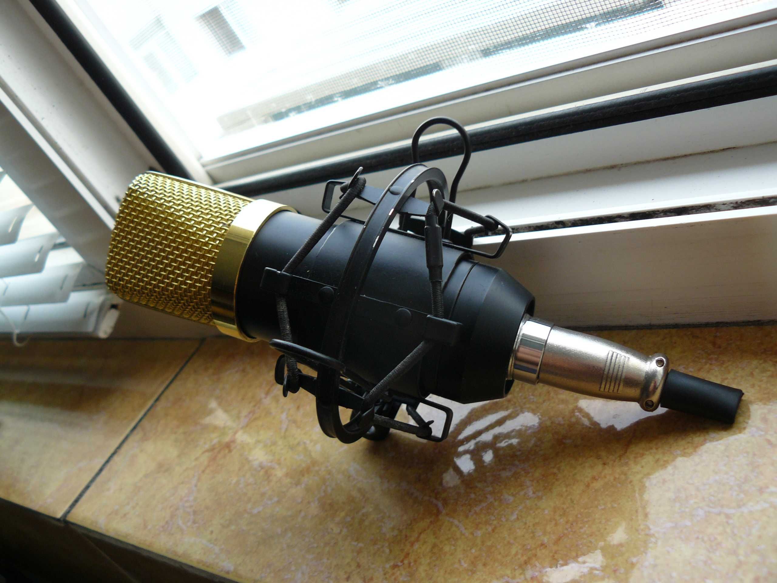 Microfon studio pt. Akai teac Shure