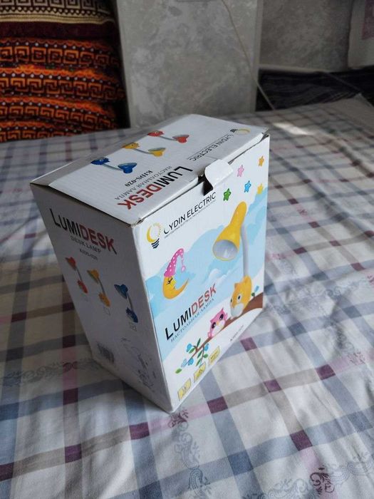 Настольная лампа для дома и офиса