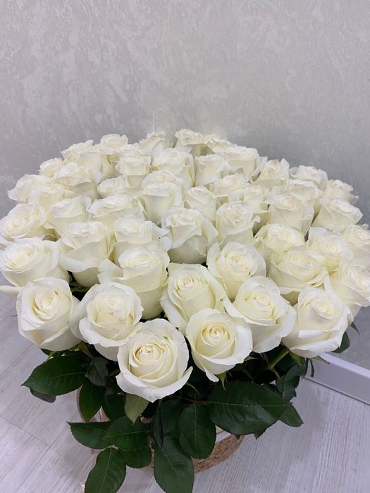 51 роза в корзине