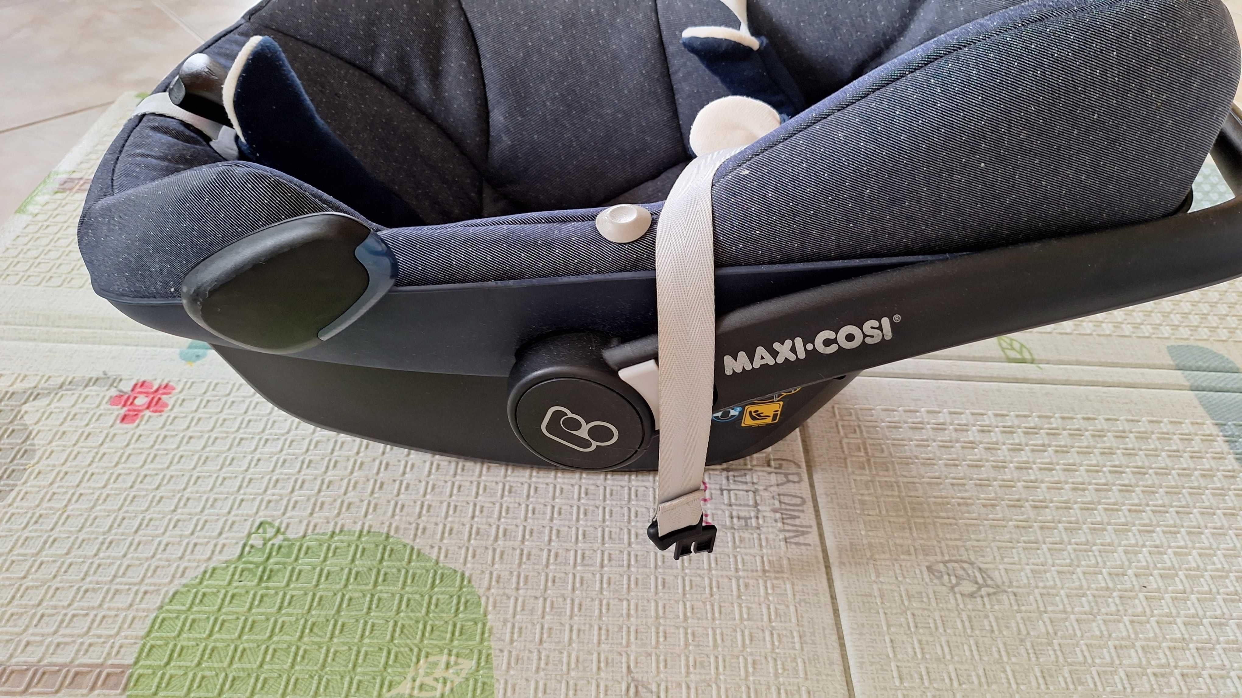 Maxi Cosi Pebble plus; Isofix Familyfix one столче за кола