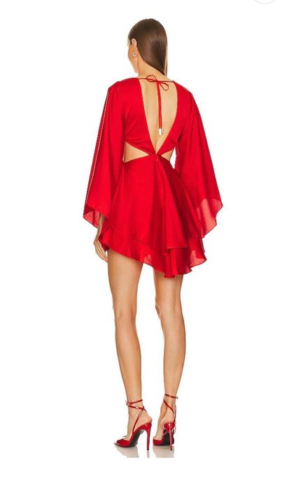 Червена рокля перфектна