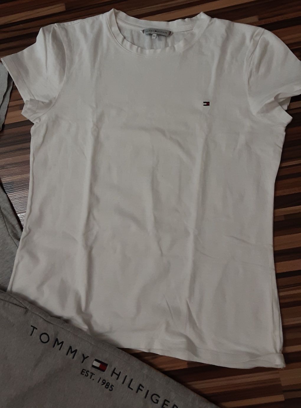 (XS) TOMMY HILFIGER оригинални долница(69лв) тениски(35лв)
