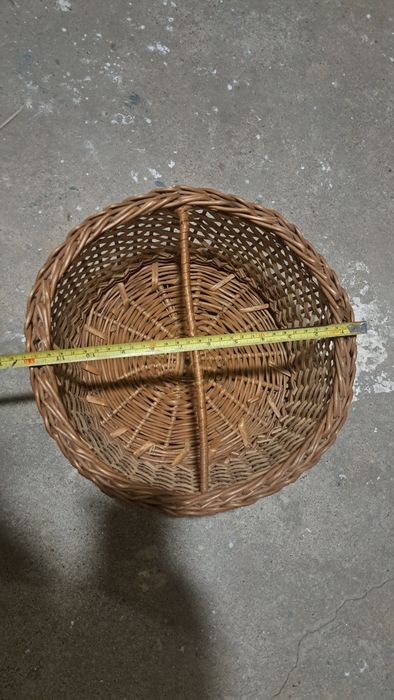 Coș împletit din răchită