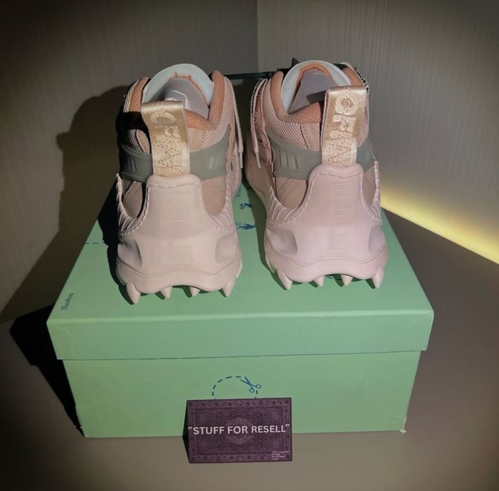 Adidasi off white odsy 1000